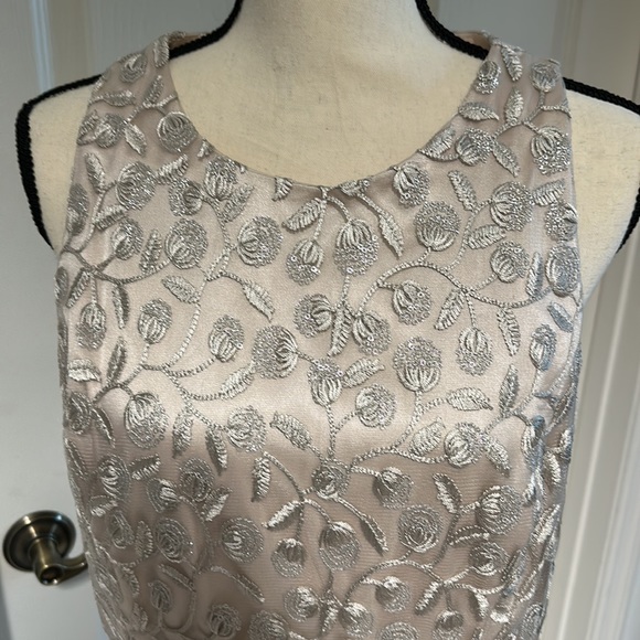 Lovely Tahari Semi-formal Dress~ Size 12. EC - Picture 4 of 10
